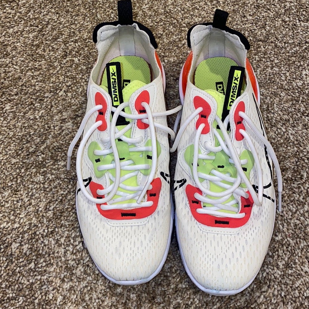 DMSX Nike never worn